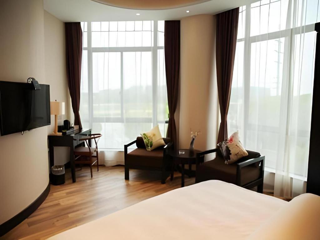 Jinjiang Metropolo Hotel - Liyang Tianmu Lake 常州 エクステリア 写真